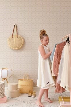 Drop Curtain | Scallop Waves Wallpaper -Home Wallpaper 137 01 2